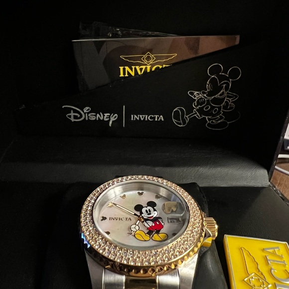 Invicta Disney - Mickey Mouse 24752 Women's Quartz Watch - 40mm - Picture 6 of 8